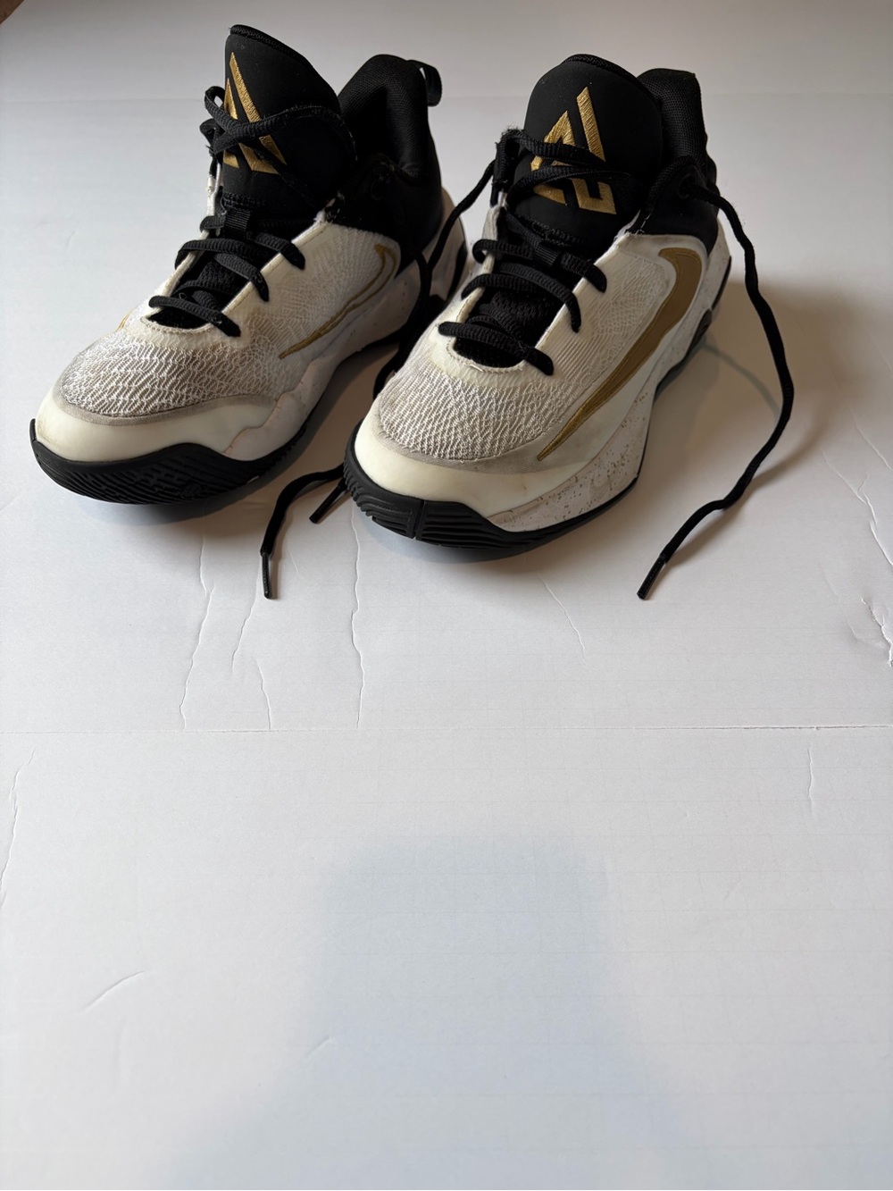Nike Kids White, Black & Gold Basketball Sneakers